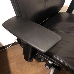 デスクチェア steelcase Think 本革 ヘッドレスト ランバーサポート 稼働肘 オフィスチェア 事務椅子 の画像