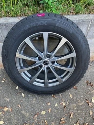 車のパーツ タイヤ、ホイール