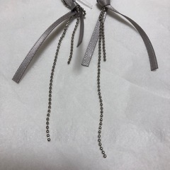 ピアス　樹脂ピアス　　リボン
