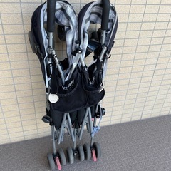 双子用ベビーカー　の画像