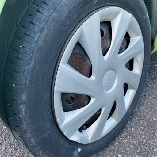 車のパーツ タイヤ、ホイール