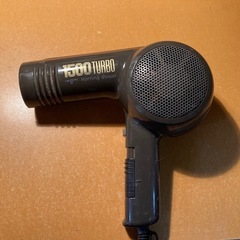 ヘアードライヤー。1500W。グレー。動作確認済み。