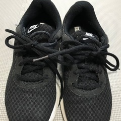 NIKEスニーカー　22.5cmの画像