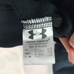 UNDER  ARMOUR パーカーの画像