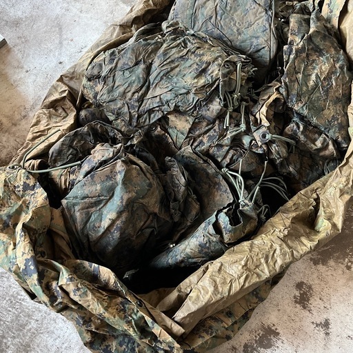 米軍　マーパット迷彩　タープ　20枚ぐらい 2024 マーパット迷彩タープ 20枚ぐらい 米軍 マーパット迷彩 タープ 20