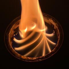 空き缶で作った二次燃焼ストーブの画像