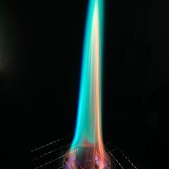 空き缶で作った二次燃焼ストーブの画像