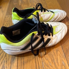 サッカー　スパイク　21.5センチの画像