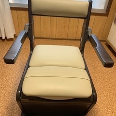 家具調ポータブルトイレ