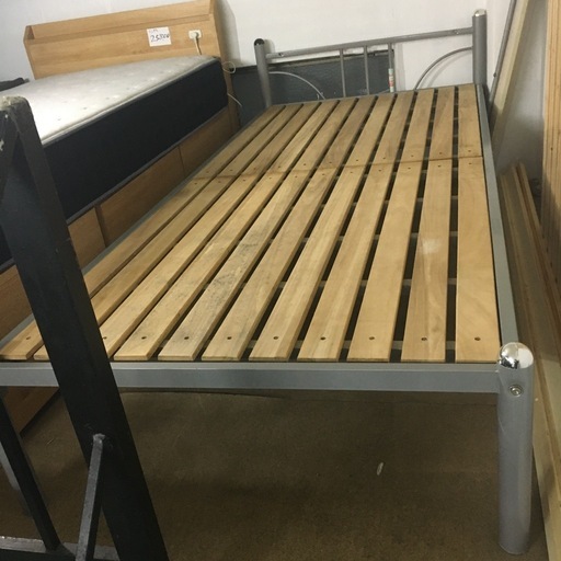 シングルベッドフレーム／フレームのみ