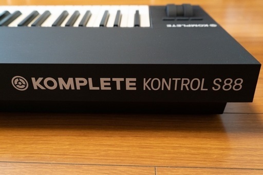 KOMPLETE KONTROL S88 MK2 MIDIキーボード