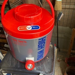 象印キャンピング保冷容器。6L。の画像