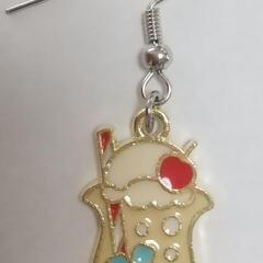 ハンドメイド ピアス パフェクリームの画像