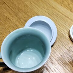 ティーポットとマグカップの画像