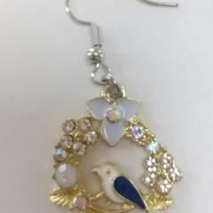 ハンドメイド ピアス 小鳥の画像