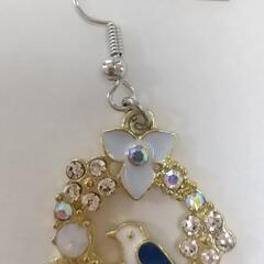 ハンドメイド ピアス 小鳥の画像