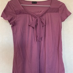 くすみワインのアンサンブルの画像