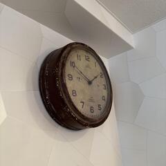 壁掛けアンティーク時計の画像