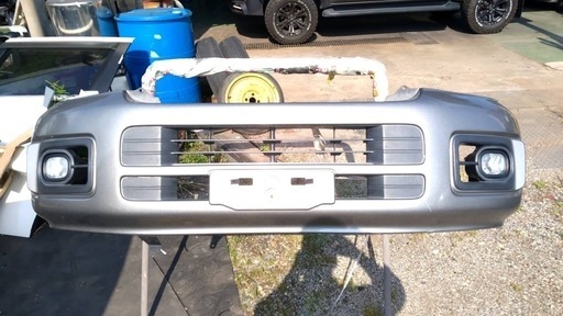 【希少品】ニッサンキャラバンE25前期用フロントバンパー