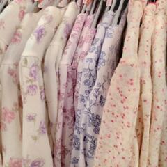 レディース リユースのお洋服 まとめ売り 格安1枚50円 25枚...