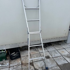 脚立
の画像