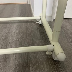【無料】山善 ハンガーラック ダブル 幅・高さ伸縮調整可 アイボリー の画像