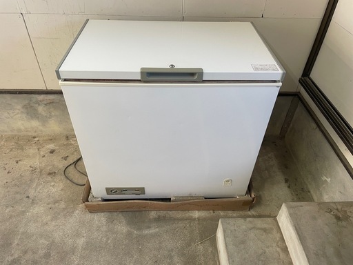サンヨー冷凍庫、ストッカー　215l