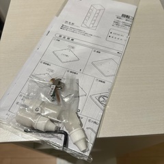 【定価11,110円／実質新品／組立て済み／24年9月26日購入】山善 回転本棚 幅45×奥行45×高さ115.5cm 5段 壁付け・角置き可 コンパクト 大容量 組立品 ホワイト 木目調 DSRR-5(JW)の画像