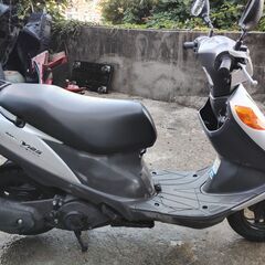 ⭐スズキｱﾄﾞﾚｽV125　CF4EA　シルバー　125㏄　2種原付バイク　サイドスタンド付きの画像