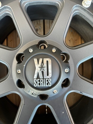 車のパーツ KMC XD798 Addict 265/60
R18