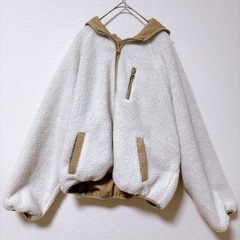 ベージュ フード付き リバーシブル Mサイズ ジャンパーの画像