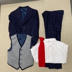 5歳オンワードスーツ　110〜120 ウールの画像