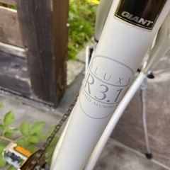 ジャイアント　自転車　giant r3.1 エスケープ　28インチ　escape クロスバイク　ホワイト　White 完成品　白　車両本体の画像