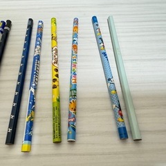 【未使用】鉛筆12本と消しゴムの画像