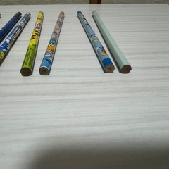 【未使用】鉛筆12本と消しゴムの画像