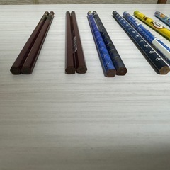 【未使用】鉛筆12本と消しゴムの画像