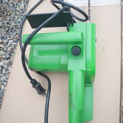 電動チェーンソーの画像