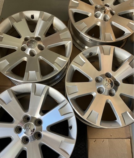 三菱デリカD5純正アルミホイール