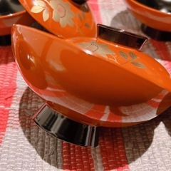 【新品未使用】漆塗り、5つセットの吸物椀の画像