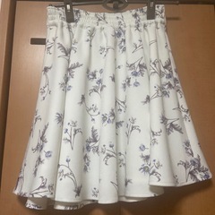 アラマンダ　スカート　膝丈の画像