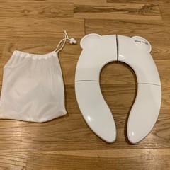 スリーコインズ  子ども用折り畳み便座