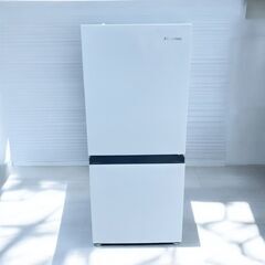 ◯【美品】高年式 ハイセンス Hisense ノンフロン冷凍冷蔵庫　HR-D13E2W 2023年製