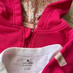 ベビー　gap ロンパース　70 赤ちゃん　赤の画像