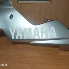 ヤマハ YZF－R1 5PWアンダーカウルL/R 純正シルバ－塗装補正済み後 未使用 ＹＡＭＡＨＡステッ  カー付きの画像