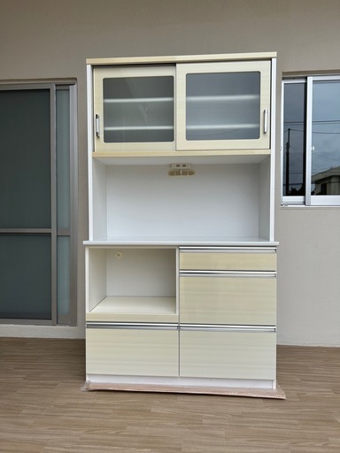 食器棚　コンセント付