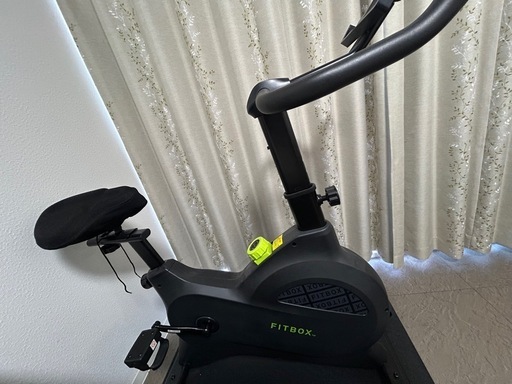 【お値段相談可】FITBOX 第3世代 フィットネスバイク エアロバイク スピンバイク 静音 (サドルカバー、マット付)