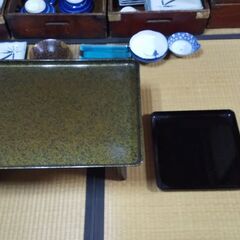 仕出し用のお膳が多数あり。取りに来て下さる方に差し上げます。