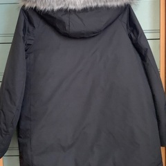 ユニクロ　シームレスダウンパーカの画像
