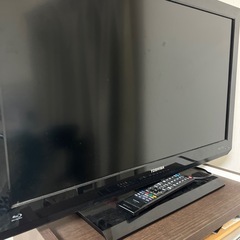 32型テレビ2011年製？位。不良あり