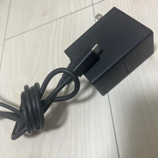 急募！Switch light ピンク 本体 + セット充電ケーブル